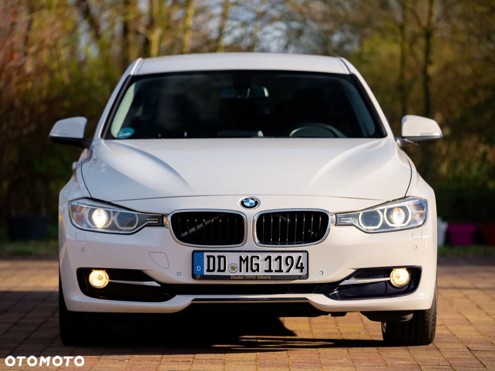 BMW Seria 3 318d Sport Line - 3