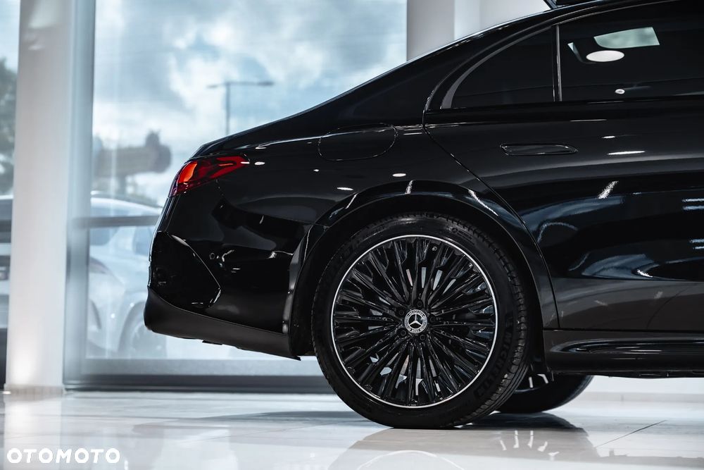 Mercedes-Benz Klasa E 300e 4Matic 9G-TRONIC Edition AMG Line - 12
