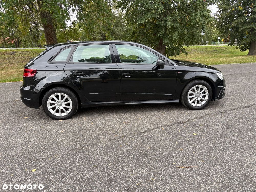 Audi A3 Sportback 1.6 TDI (clean diesel) S line Sportpaket - 4