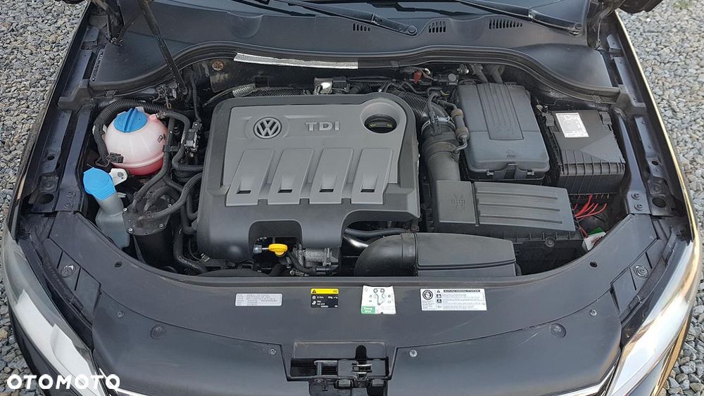 Volkswagen Passat - 32