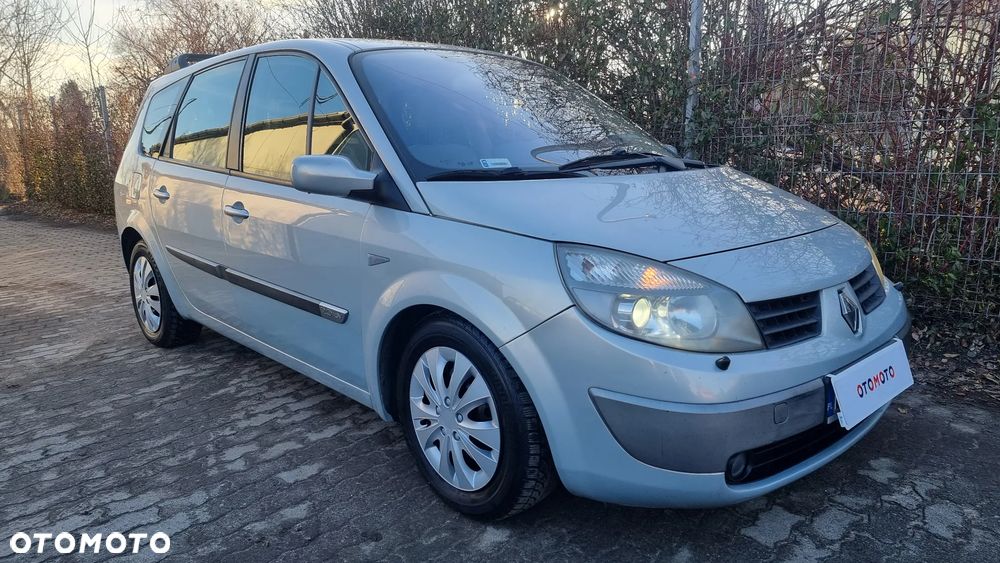 Renault Scenic - 1