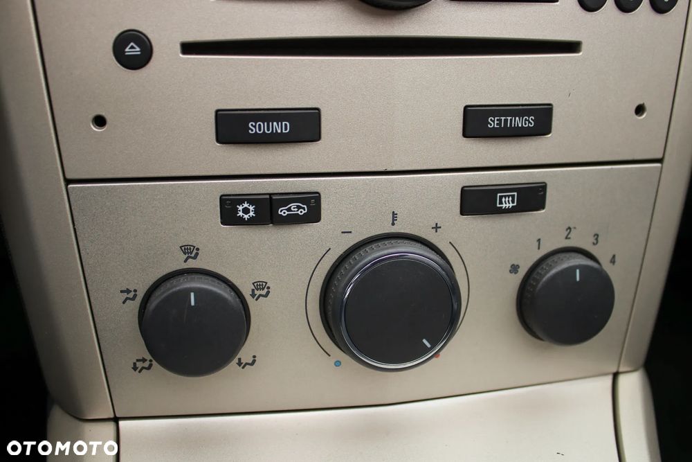 Opel Astra 1.6 Endless Summer - 36