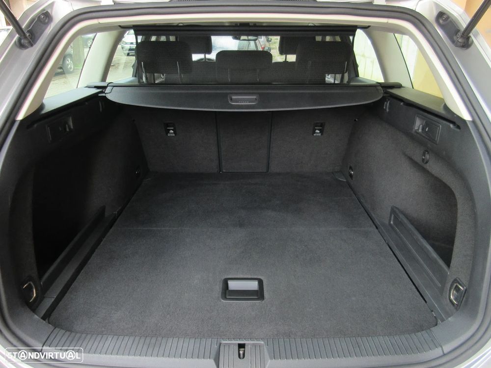 VW Passat Variant 1.6 TDI Confortline - 45