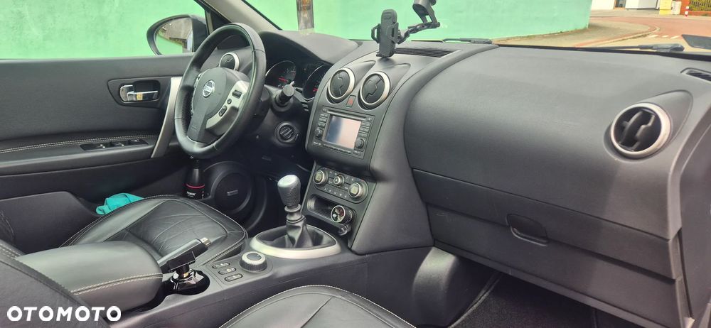 Nissan Qashqai 2.0 dCi 4 x 4 DPF tekna - 24