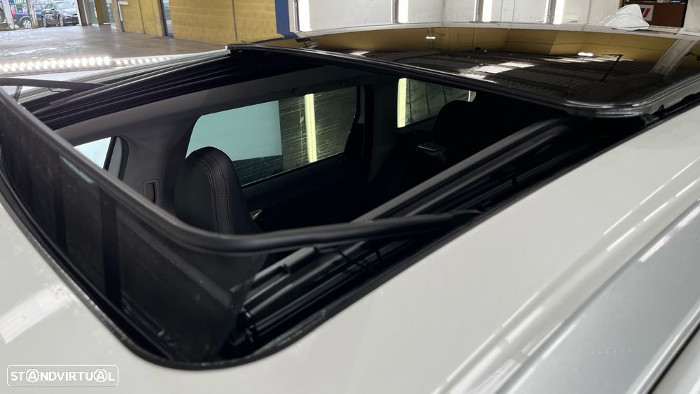 Volvo XC 60 2.0 D4 R-Design Geartronic - 9