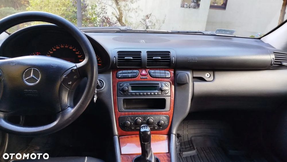 Mercedes-Benz Klasa C 220 T CDI Classic - 30