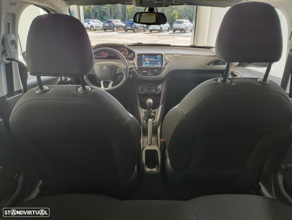 Peugeot 208 1.2 PureTech Signature - 19