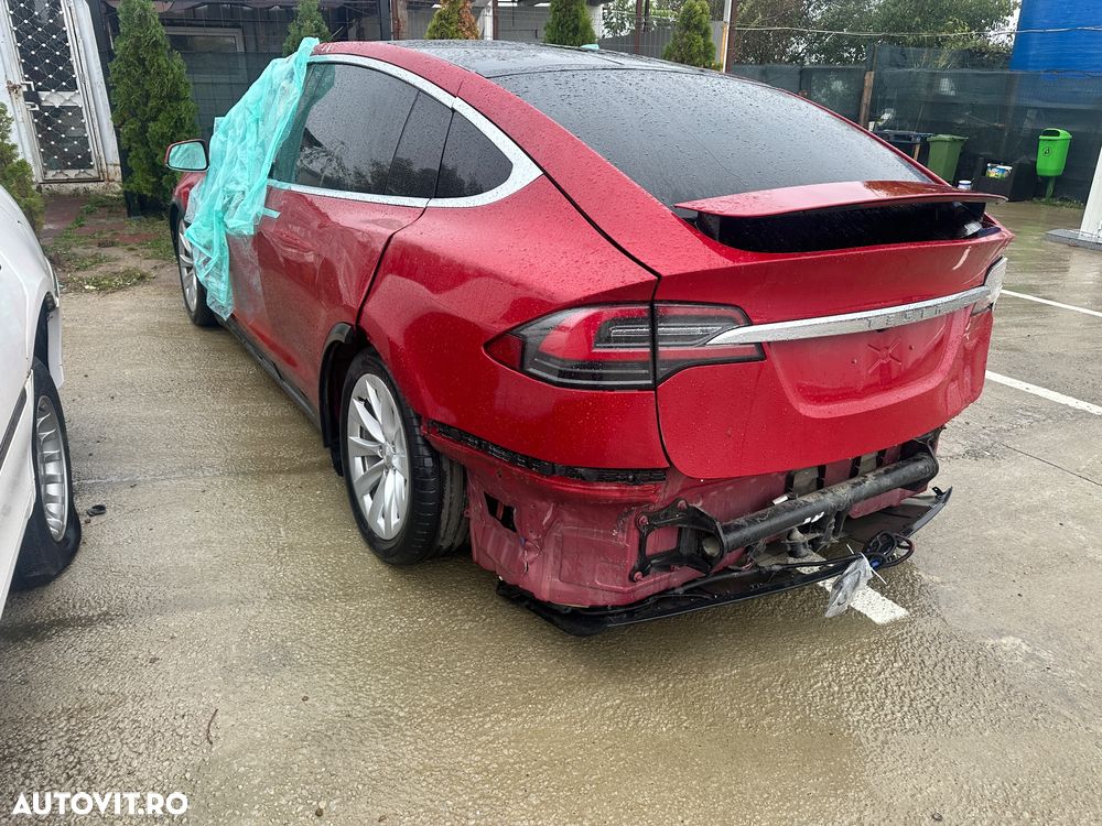 Tesla Model X Performance - 3
