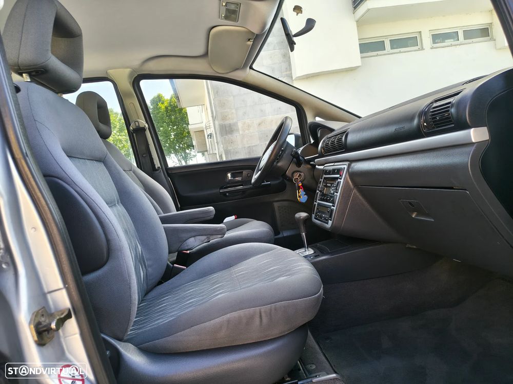 Ford Galaxy 1.9 TDi GLX SelectShift - 12