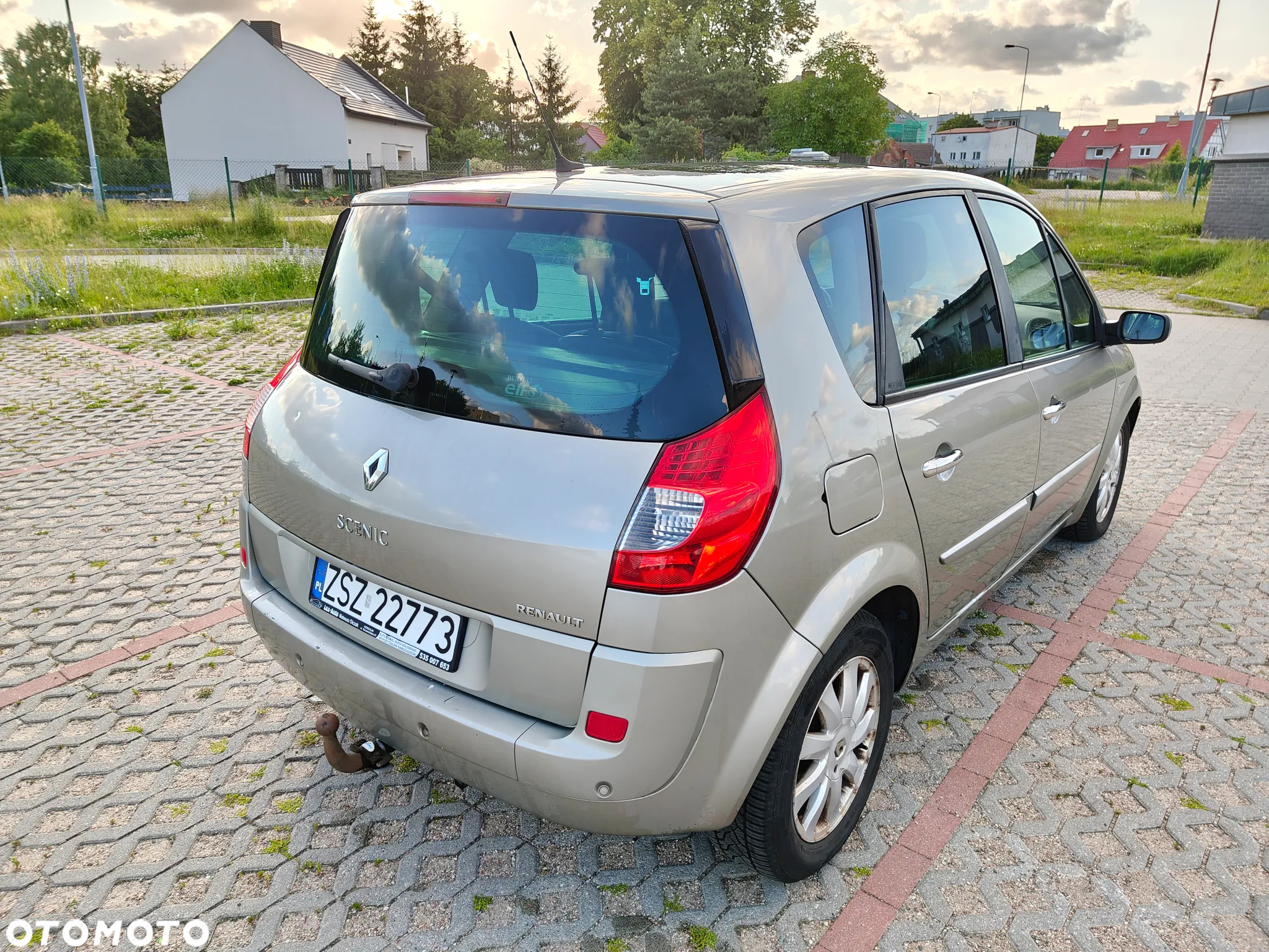 Renault Scenic 2.0 dCi Expression - 8