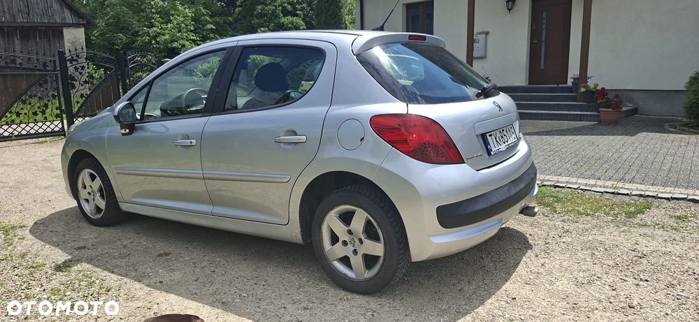 Peugeot 207 1.4 - 6