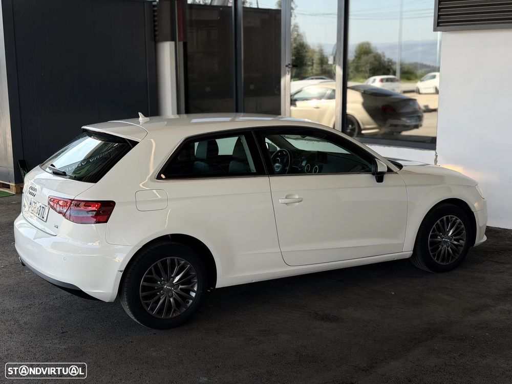 Audi A3 1.6 TDI S line Sport Pack - 7