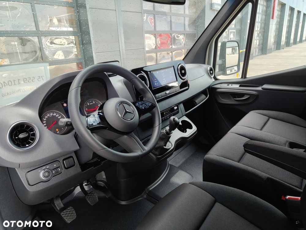 Mercedes-Benz Sprinter - 7