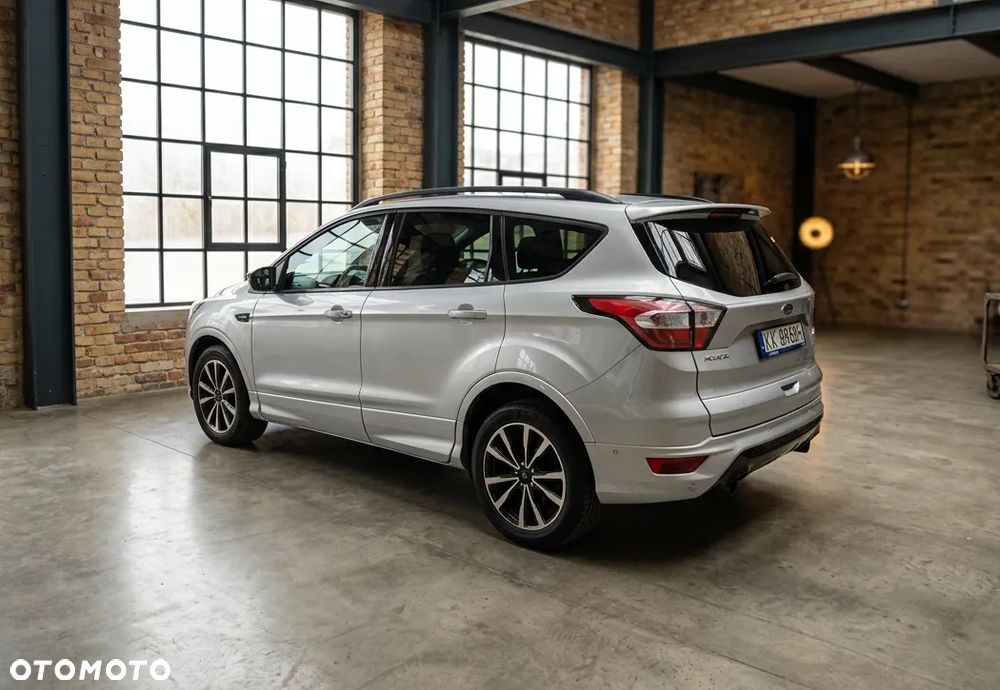 Ford Kuga 1.5 TDCi FWD ST-Line - 6