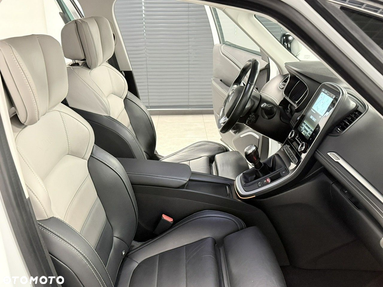 Renault Scenic ENERGY dCi 130 INITIALE PARIS - 28