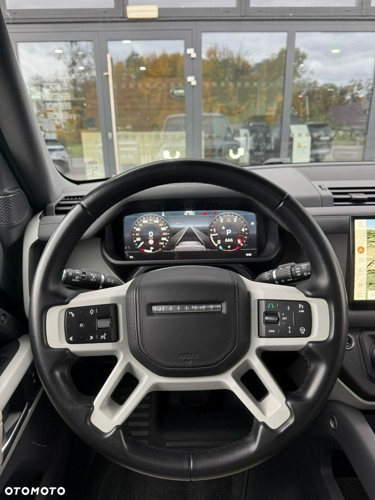 Land Rover Defender - 15