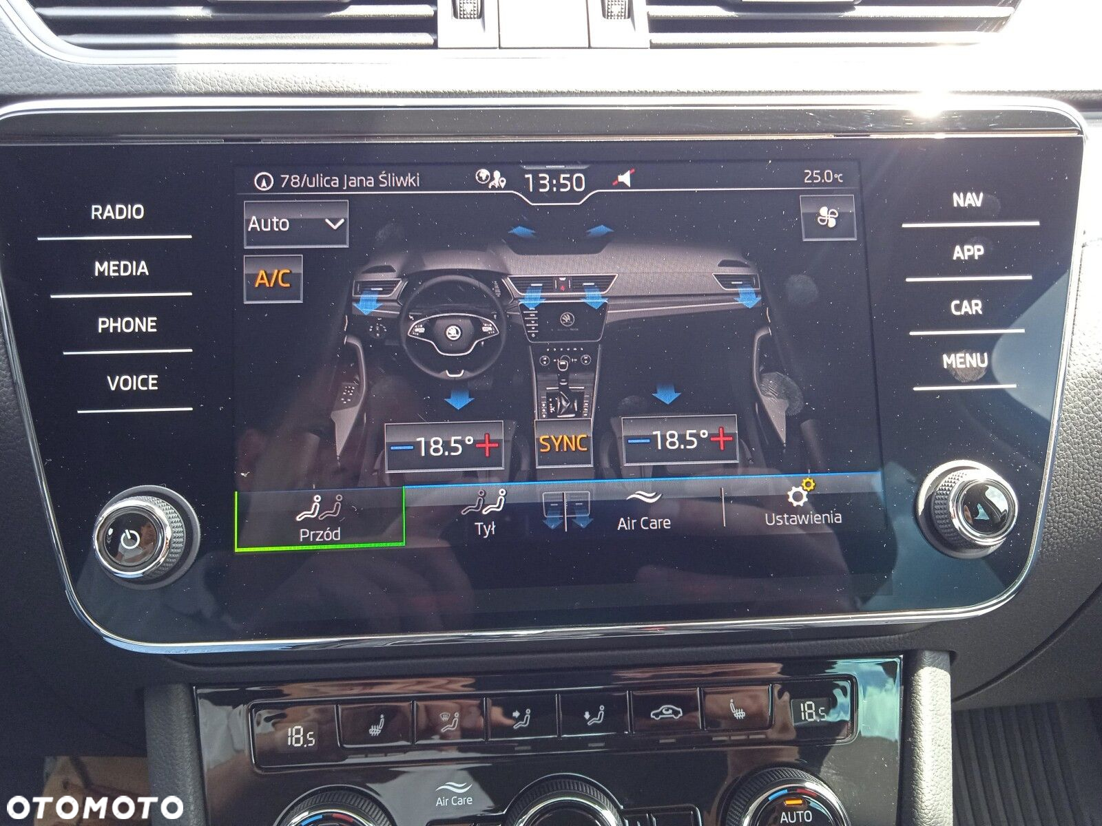 Skoda Superb 2.0 TDI SCR Style DSG - 33