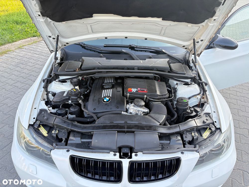 BMW Seria 3 335i - 35