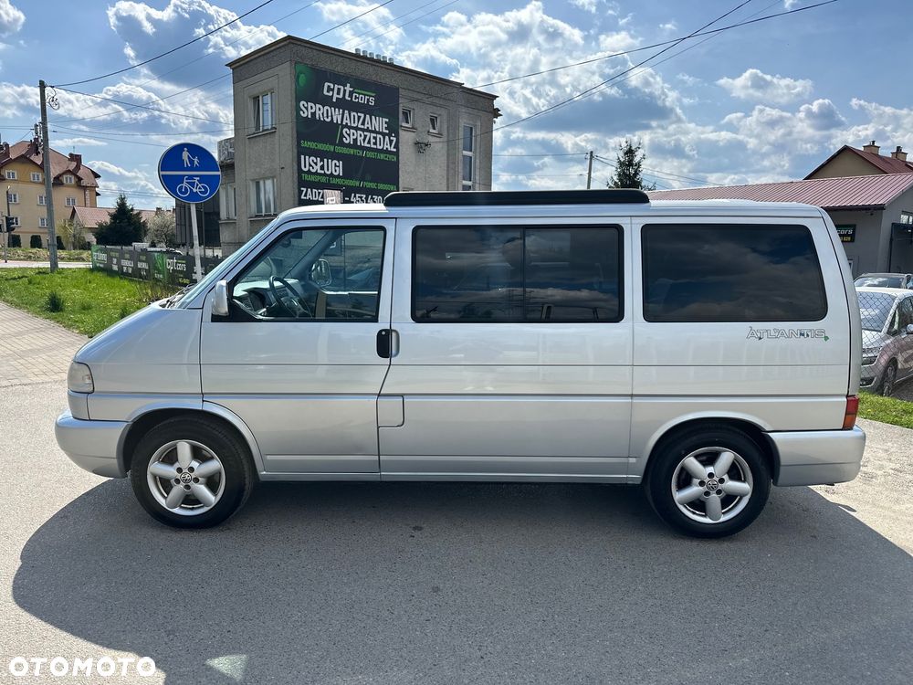 Volkswagen Multivan Standard - 2