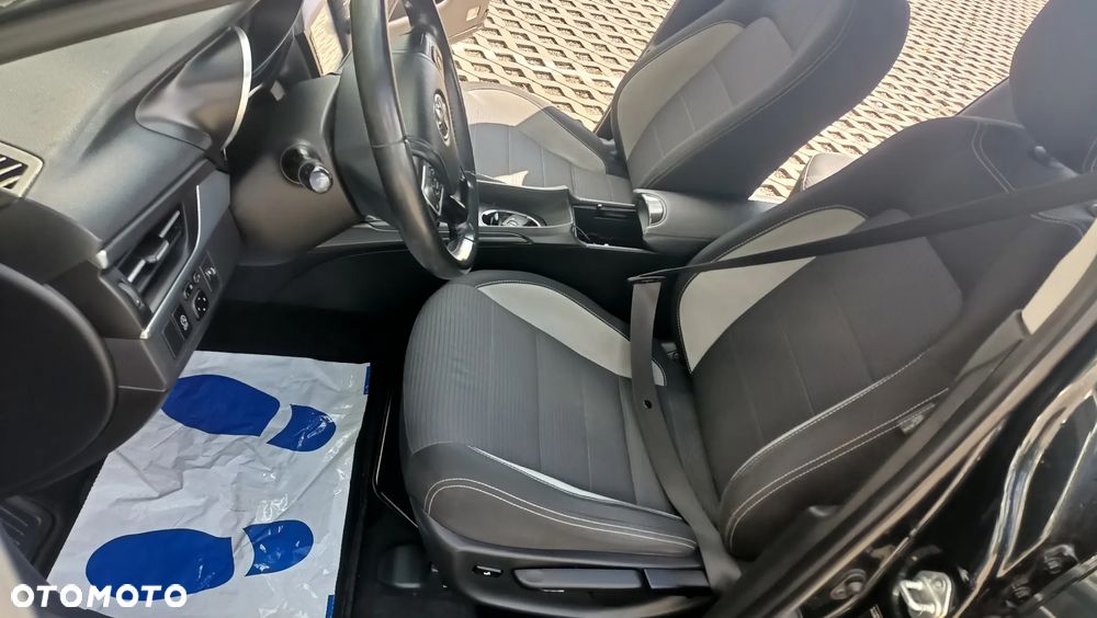 Toyota Avensis 2.0 D-4D Premium - 8