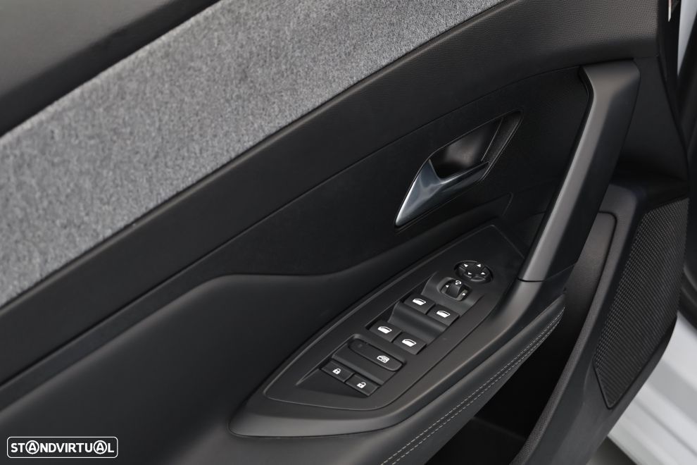 Peugeot 308 SW 1.2 PureTech Allure EAT8 - 25