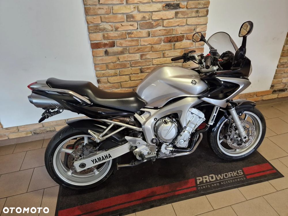 Yamaha FZ6 - 4