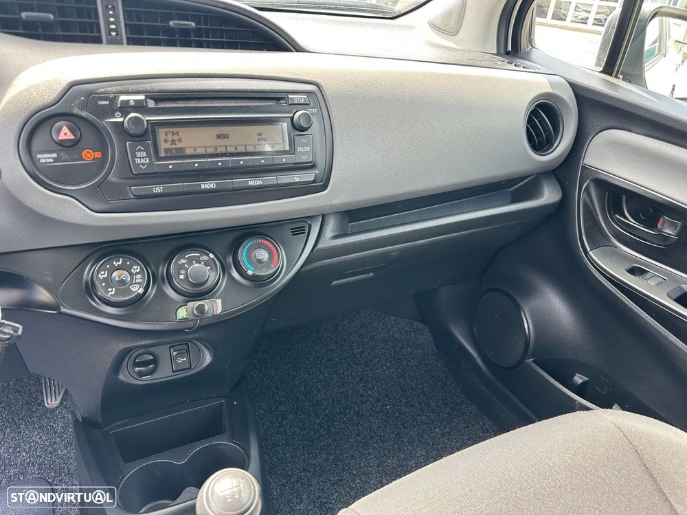 Toyota Yaris 1.4 D-4D AC - 13