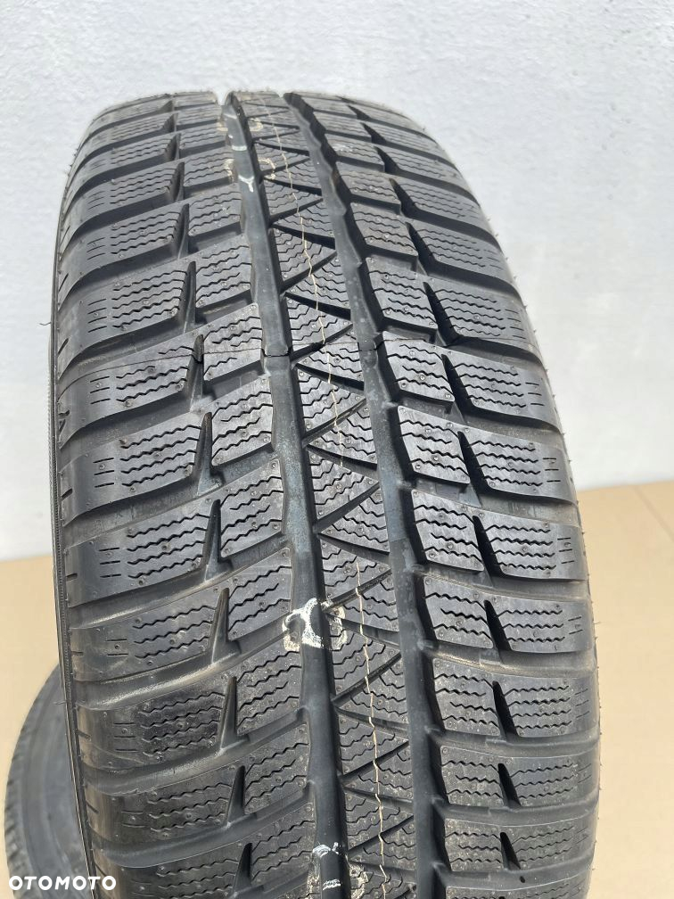 OPONA 215/60/16 99H FALKEN EUROWINTER HS449 - 2