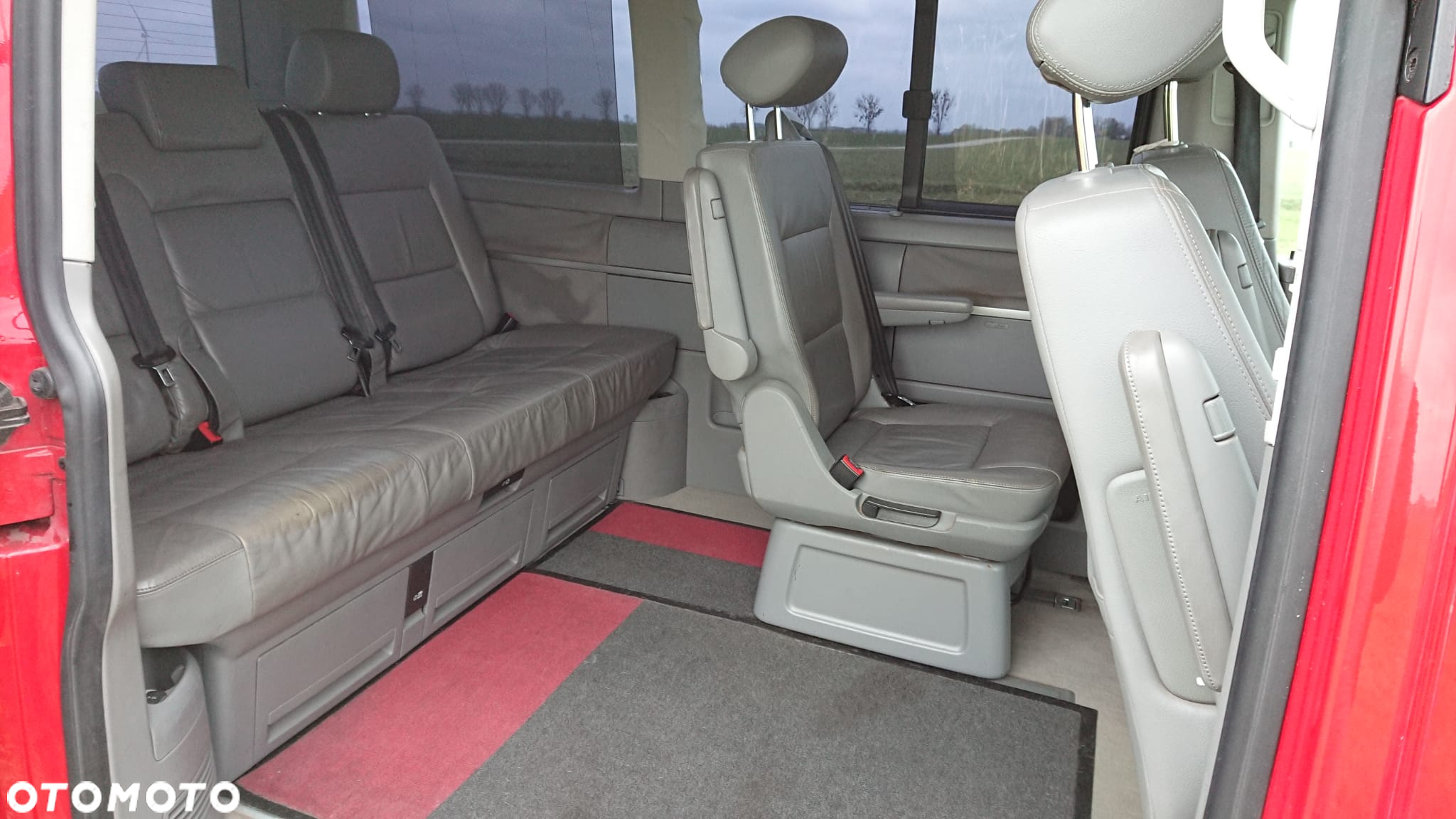 Volkswagen Multivan - 8