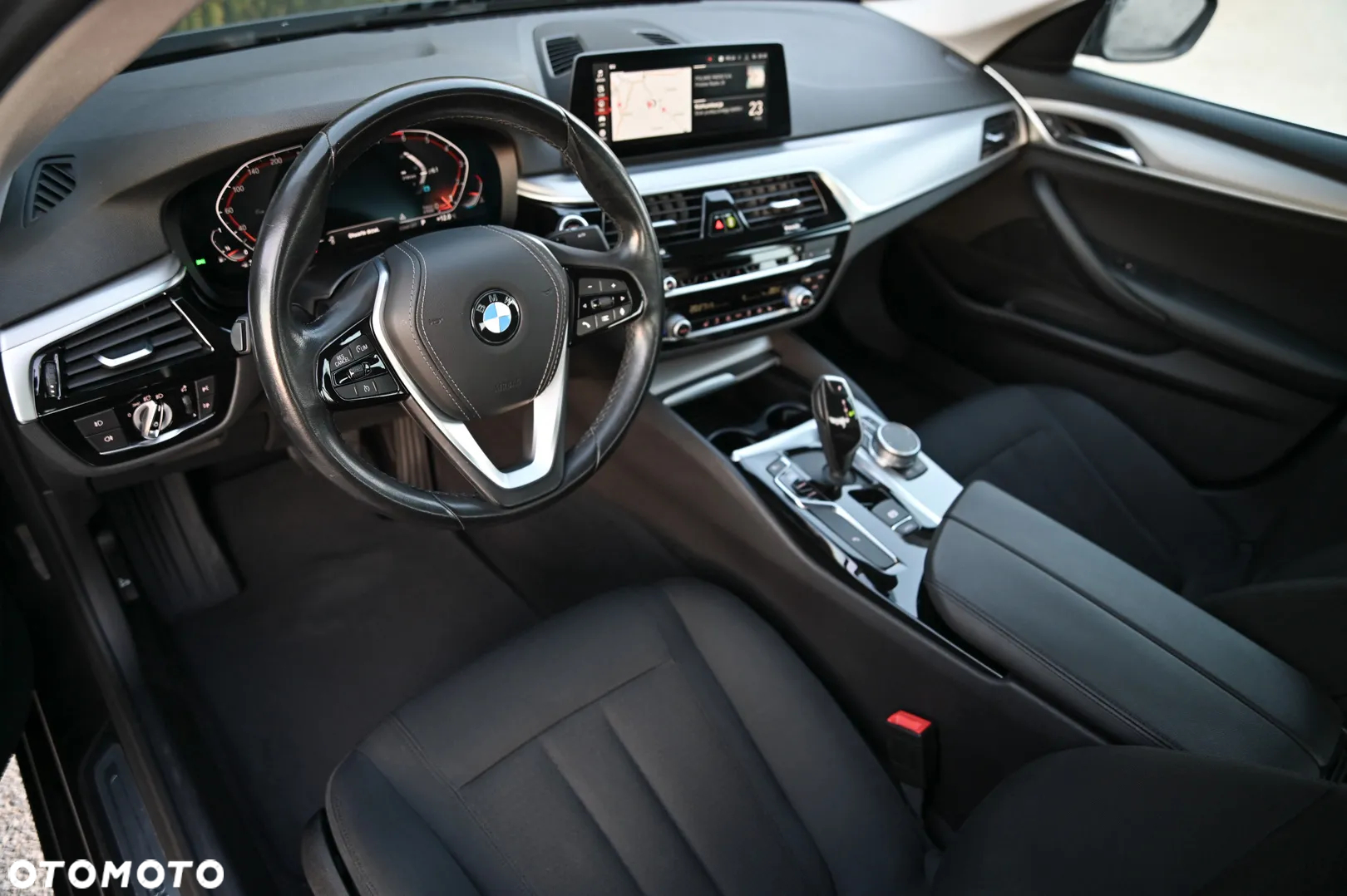 BMW Seria 5 520i GPF Business Edition - 23