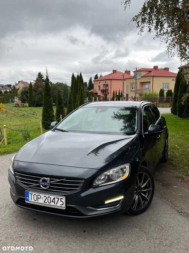 Volvo V60 D2 Summum - 12