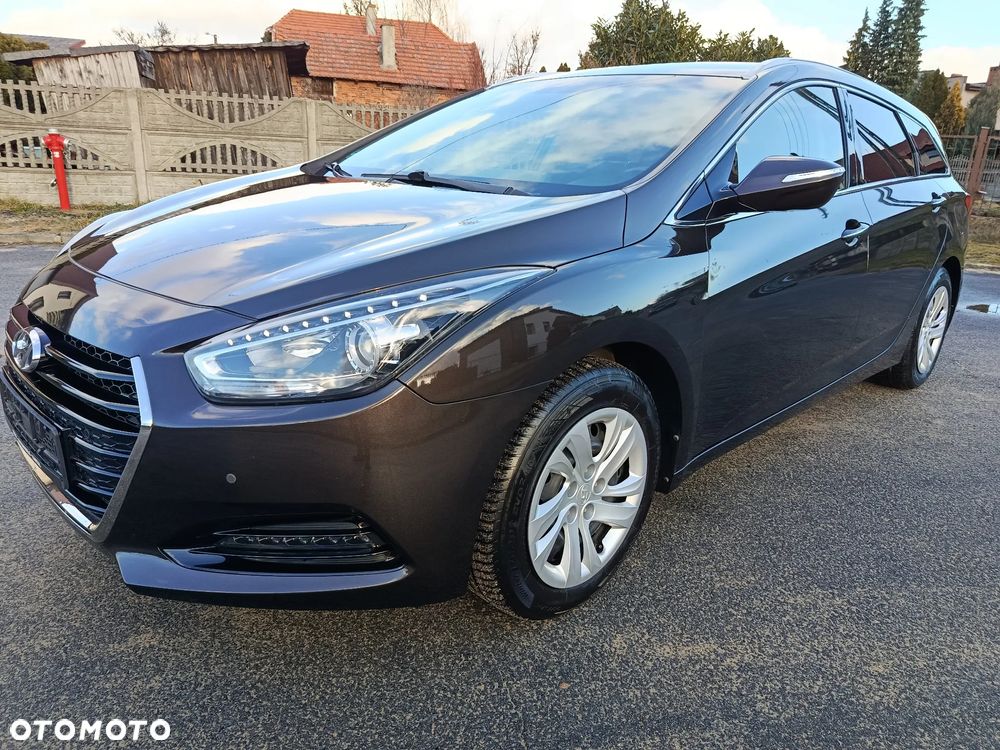 Hyundai i40 Kombi blue 1.6 Family+ - 34