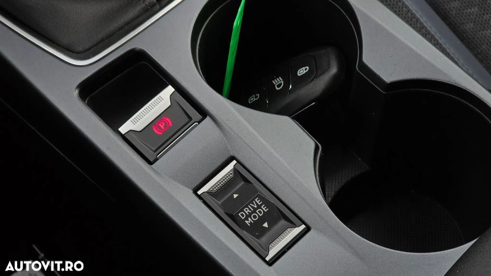 Peugeot 2008 1.2 L PureTech STT Allure - 24