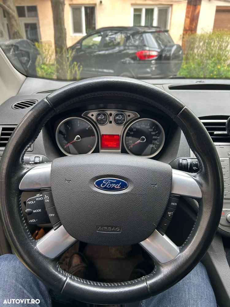 FORD Kuga 2012 — imagine 5