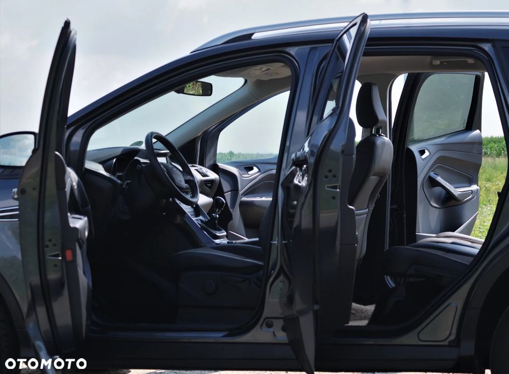 Ford Kuga - 32