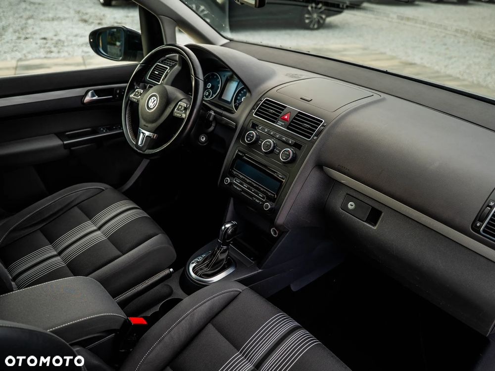 Volkswagen Touran - 36