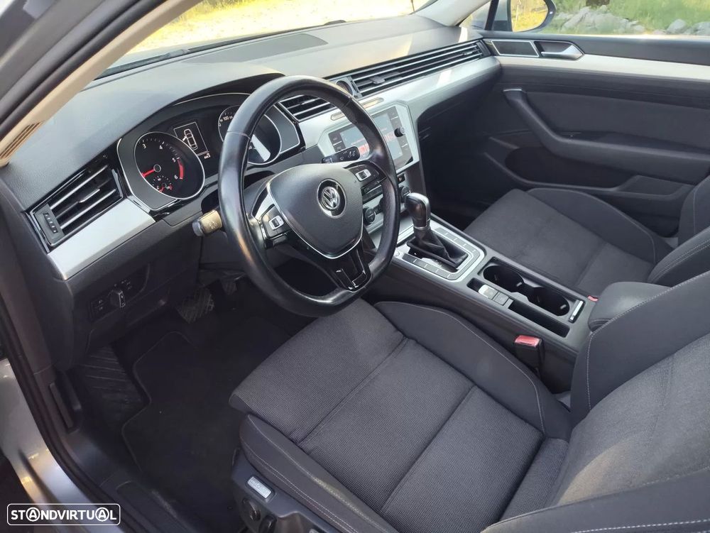 VW Passat 1.6 TDI Confortline DSG - 12