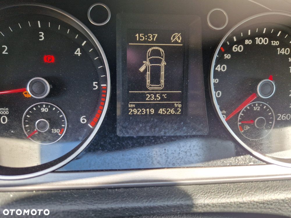 Volkswagen Passat 1.6 TDI BlueMotion Technology Comfortline - 9