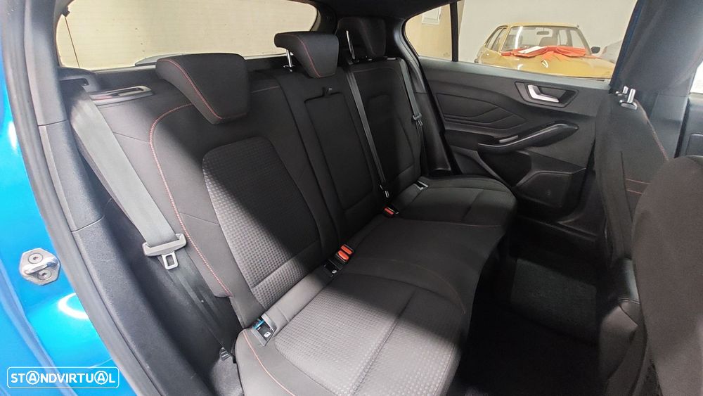 Ford Focus 1.0 EcoBoost MHEV ST-Line - 15