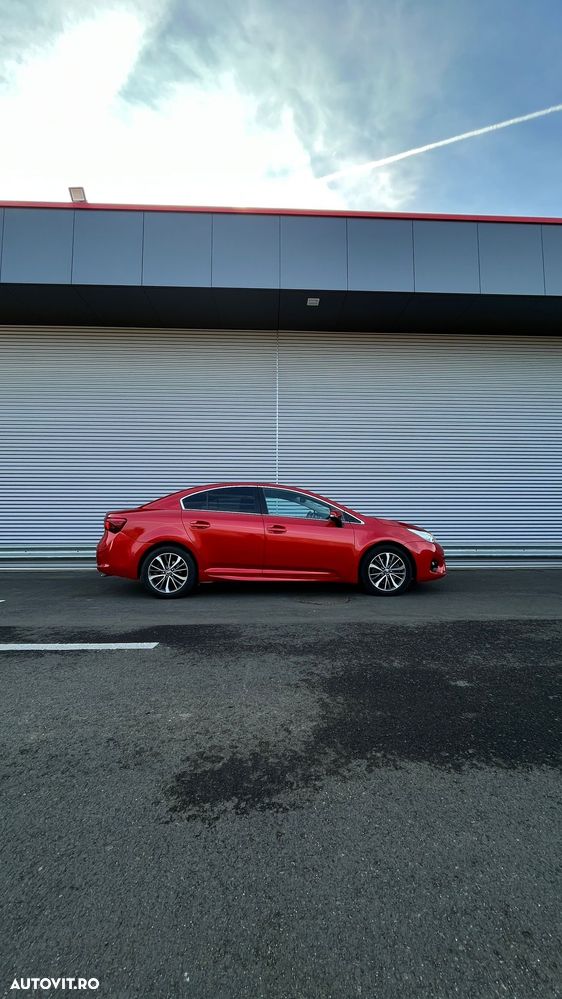 Toyota Avensis 2.0 D-4D Luxury - 2