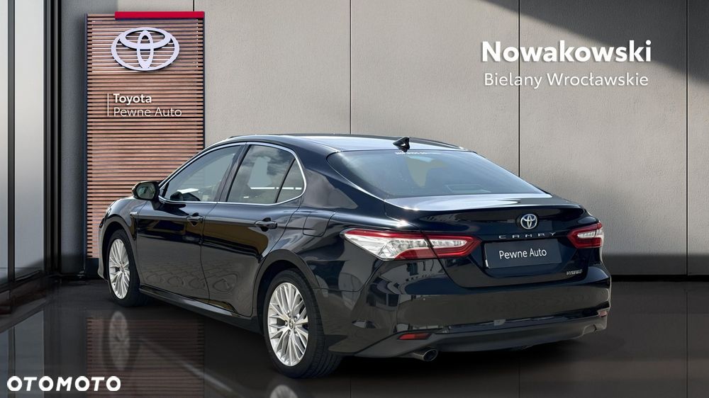 Toyota Camry 2.5 Hybrid Executive CVT - 3