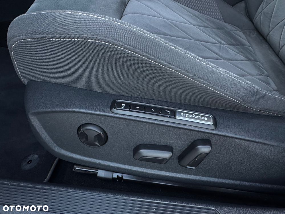 Volkswagen Golf VIII 1.4 TSI Plug-In Hybrid Style DSG - 16