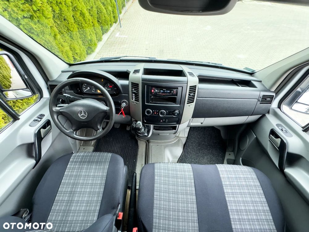 Mercedes-Benz SPRINTER - 11