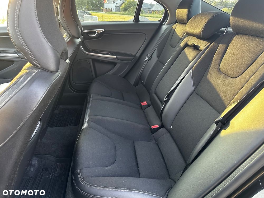 Volvo S60 D2 Drive-E Momentum - 15