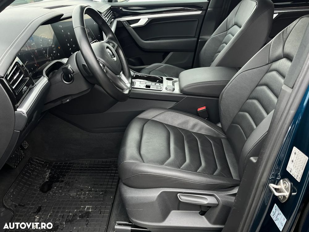 Volkswagen Touareg - 11