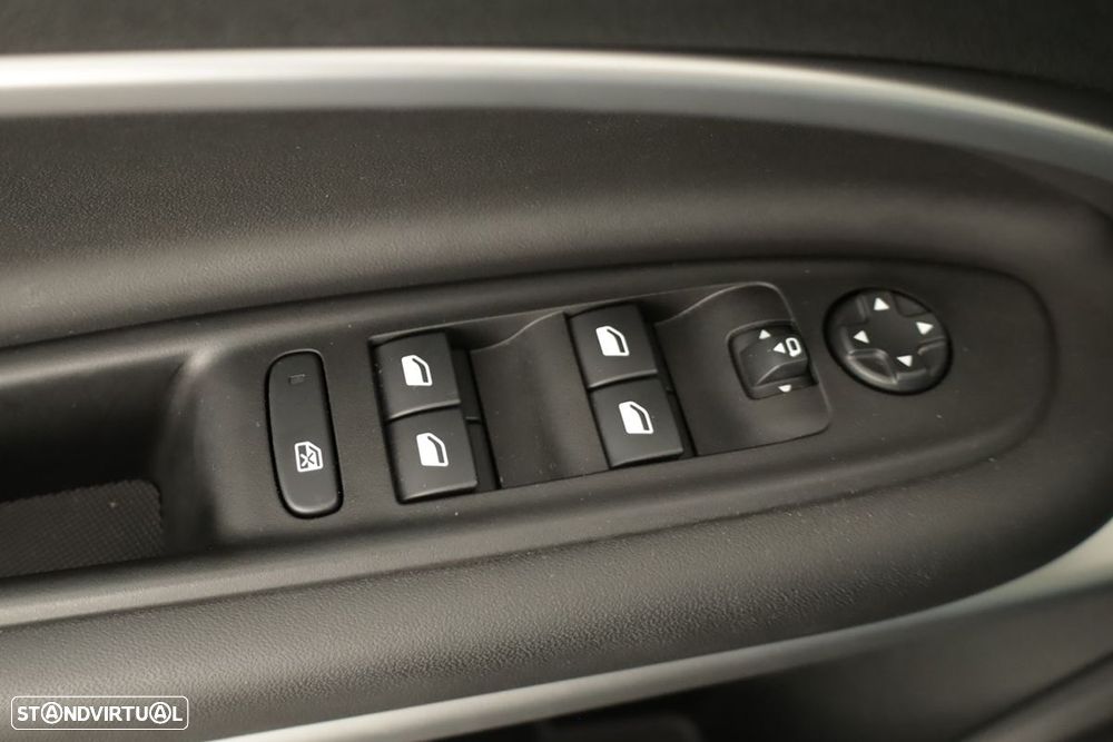 Jeep Avenger 54 kWh Summit - 20