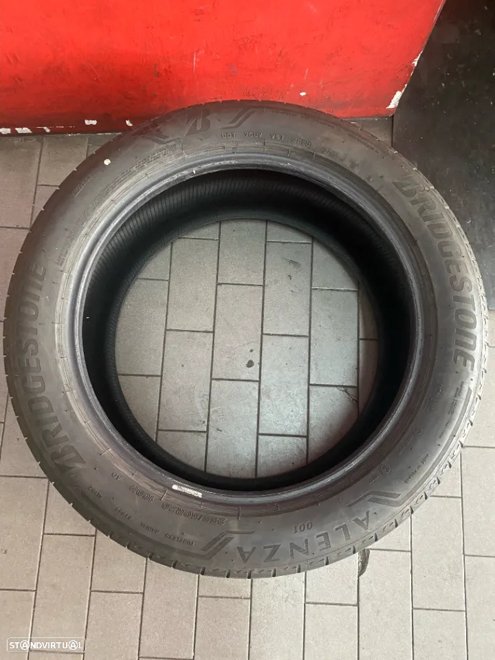 1 Pneu 255/50/20 Bridgestone Allenza de 2020 com mais de 70% de piso - 2