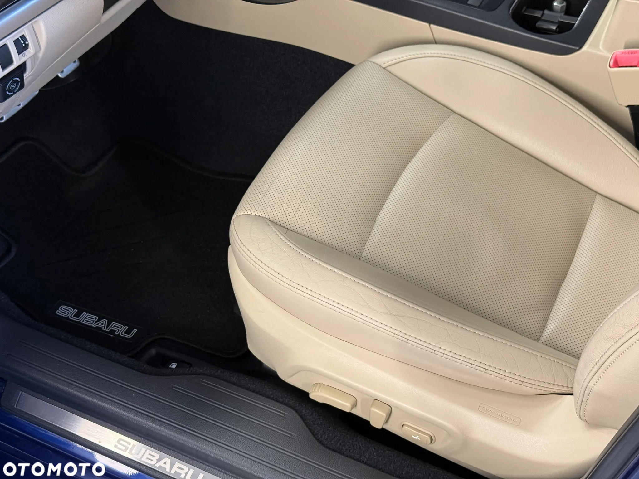Subaru Legacy - 34