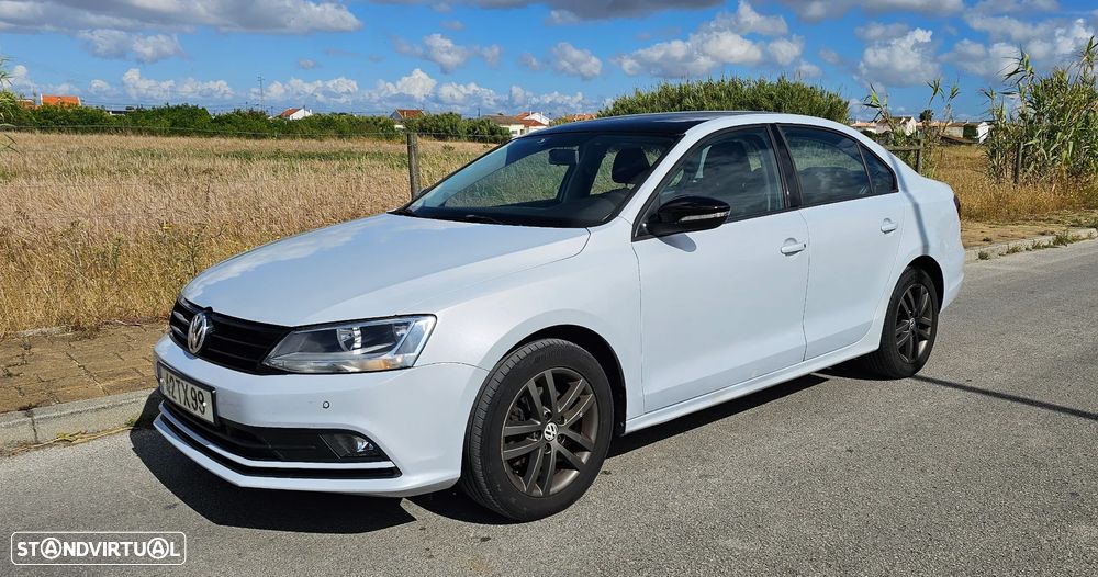 VW Jetta 2.0 TDI Confortline - 2