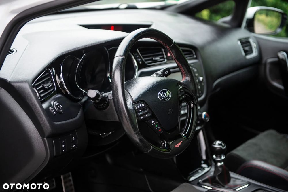 Kia Ceed 1.6 T-GDI GT - 20